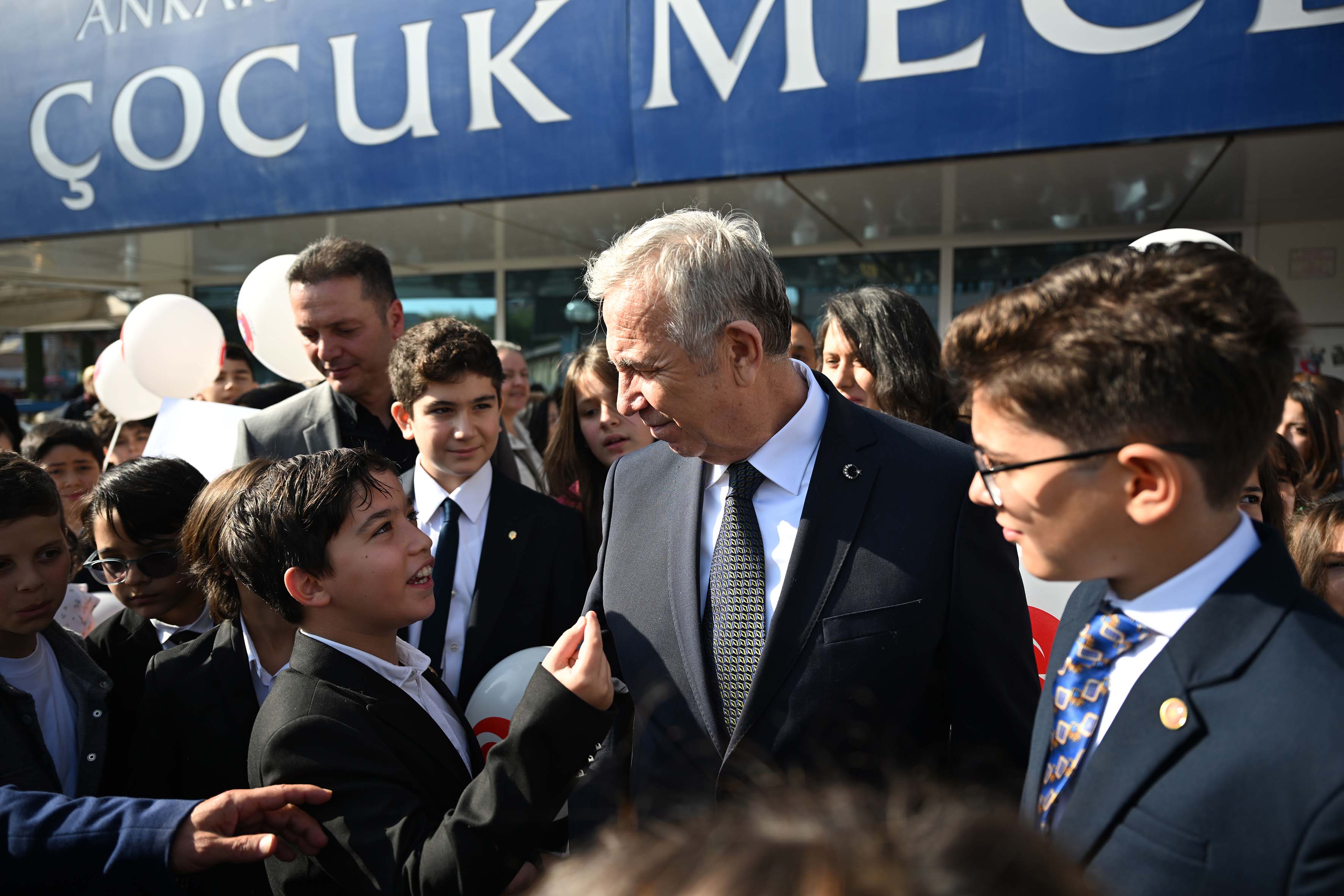 Mansur Yavaş, Çocuk Meclisi’nin 30. dönem mazbata törenine katıldı