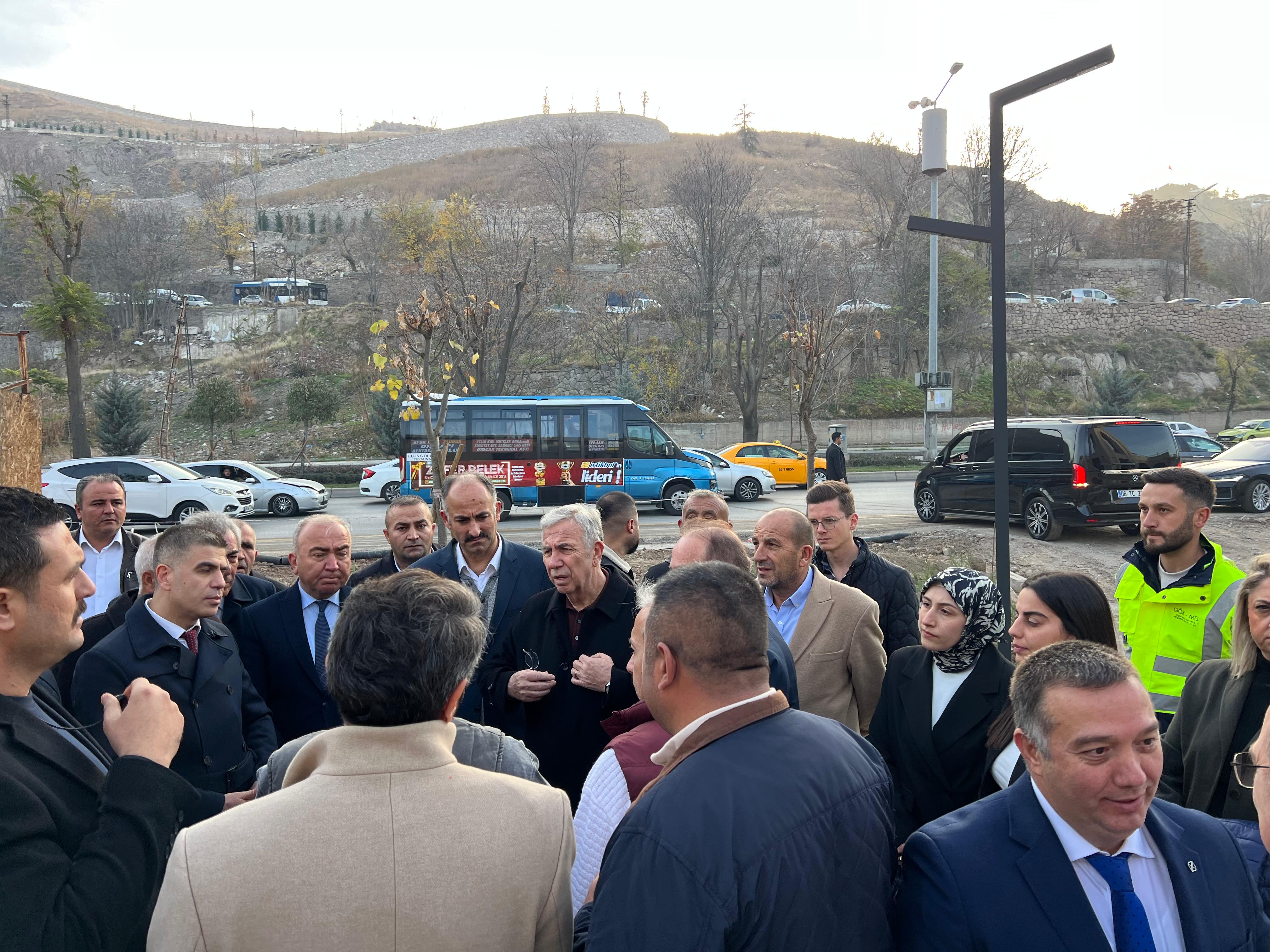 Mansur Yavaş Hacı Bayram esnafıyla bir araya geldi