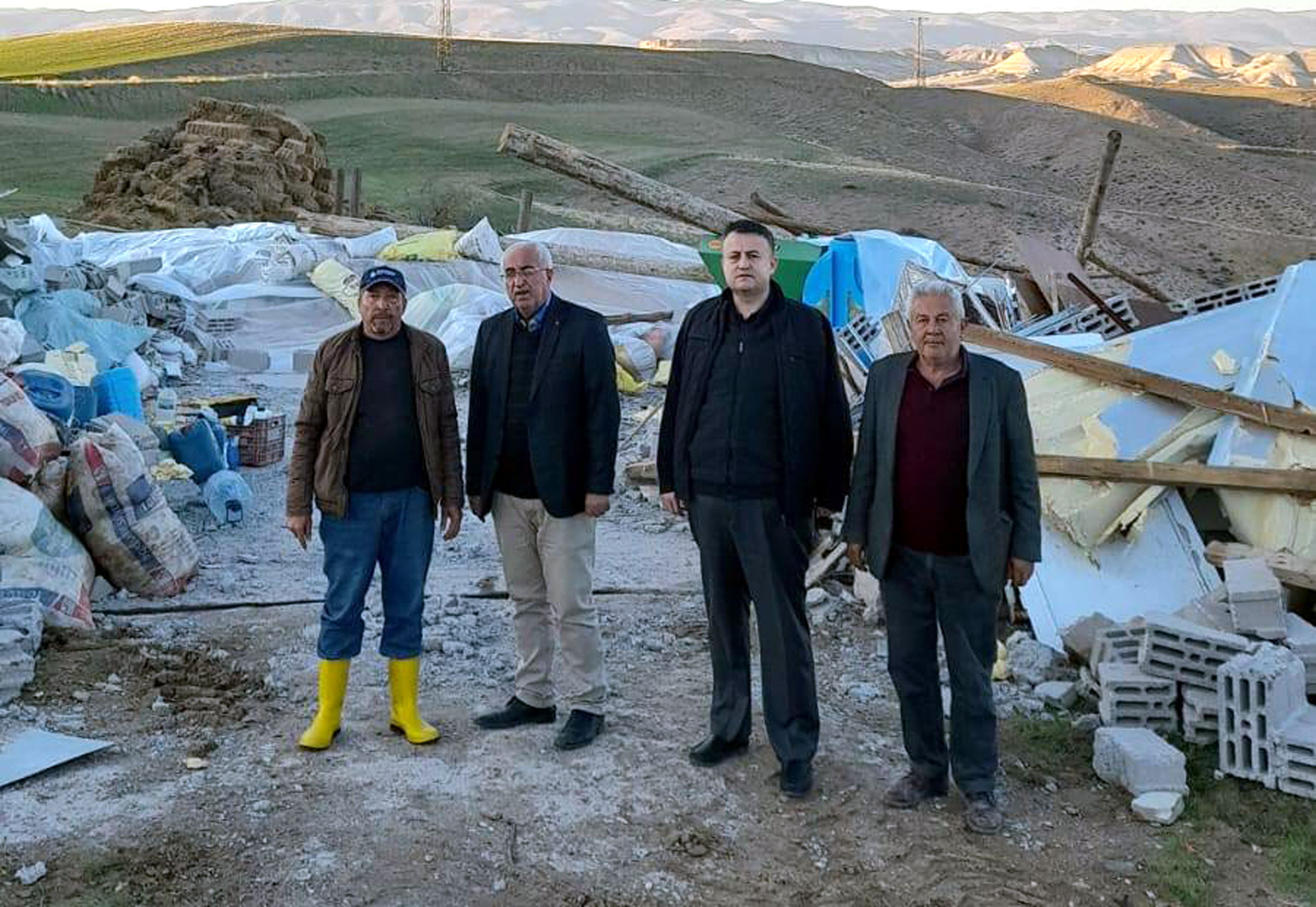 AK Parti İlçe Başkanı Halil Etili: Zarar gören vatandaşları ziyaret ettik