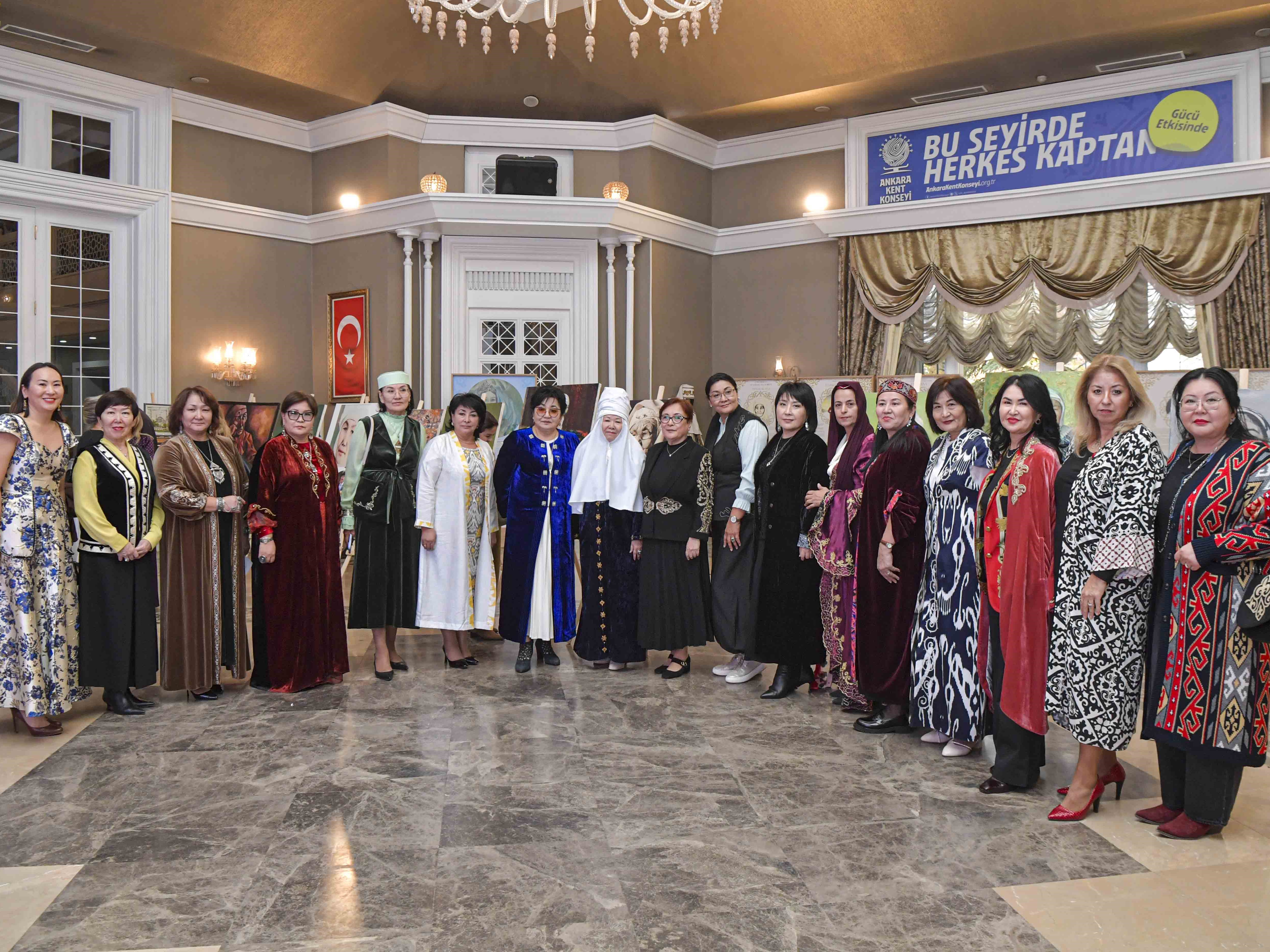 Başkent’te bir ilk: Türk annelerine saygı, sergi ile taçlandı