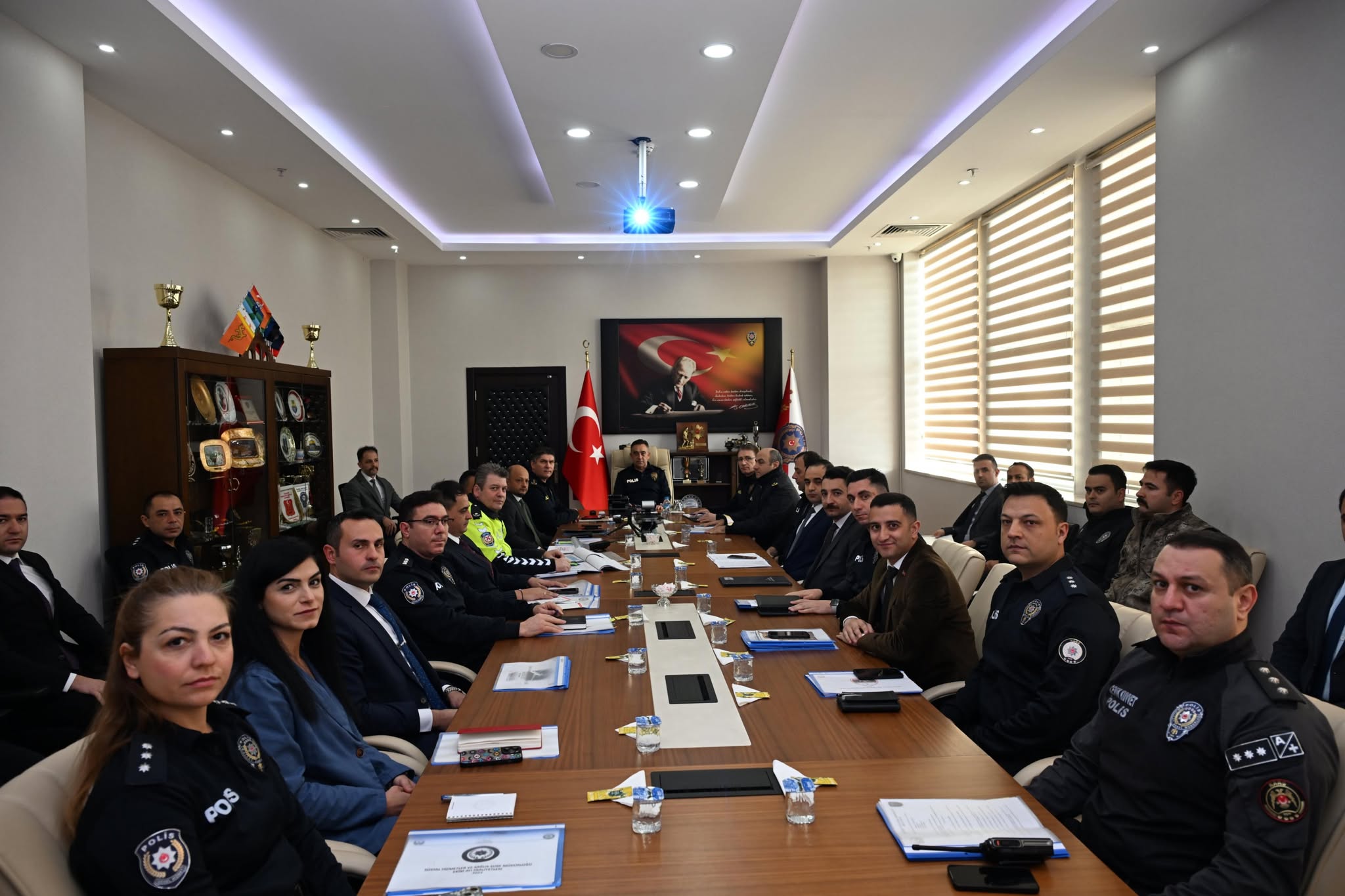 Kars Emniyet Müdürlüğü’nde Genel Değerlendirme ve Bilgilendirme Toplantısı yapıldı