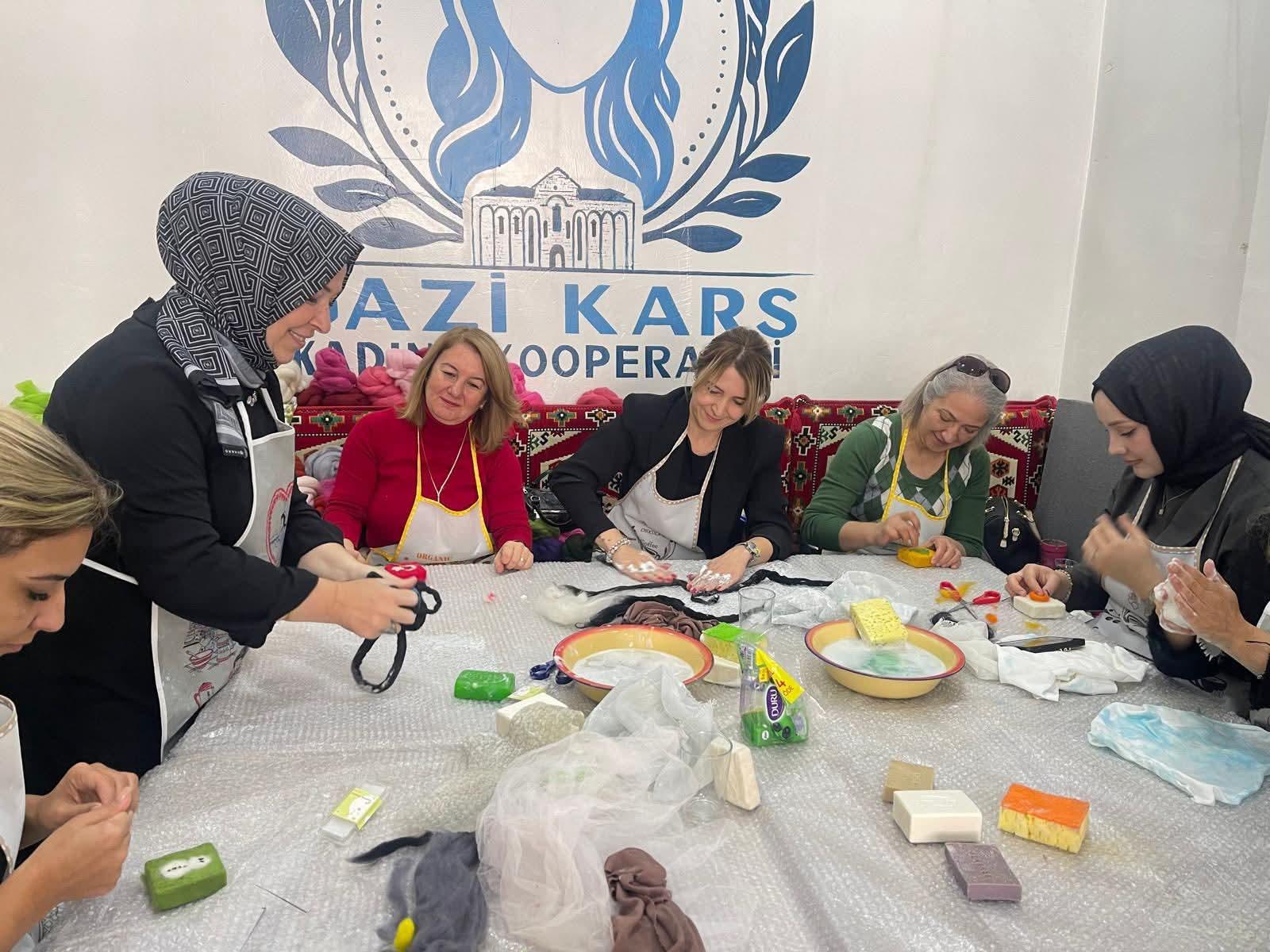 Gazi Kars Kadın Kooperatifi Keçe Projesi'ne önemli bir adım attı