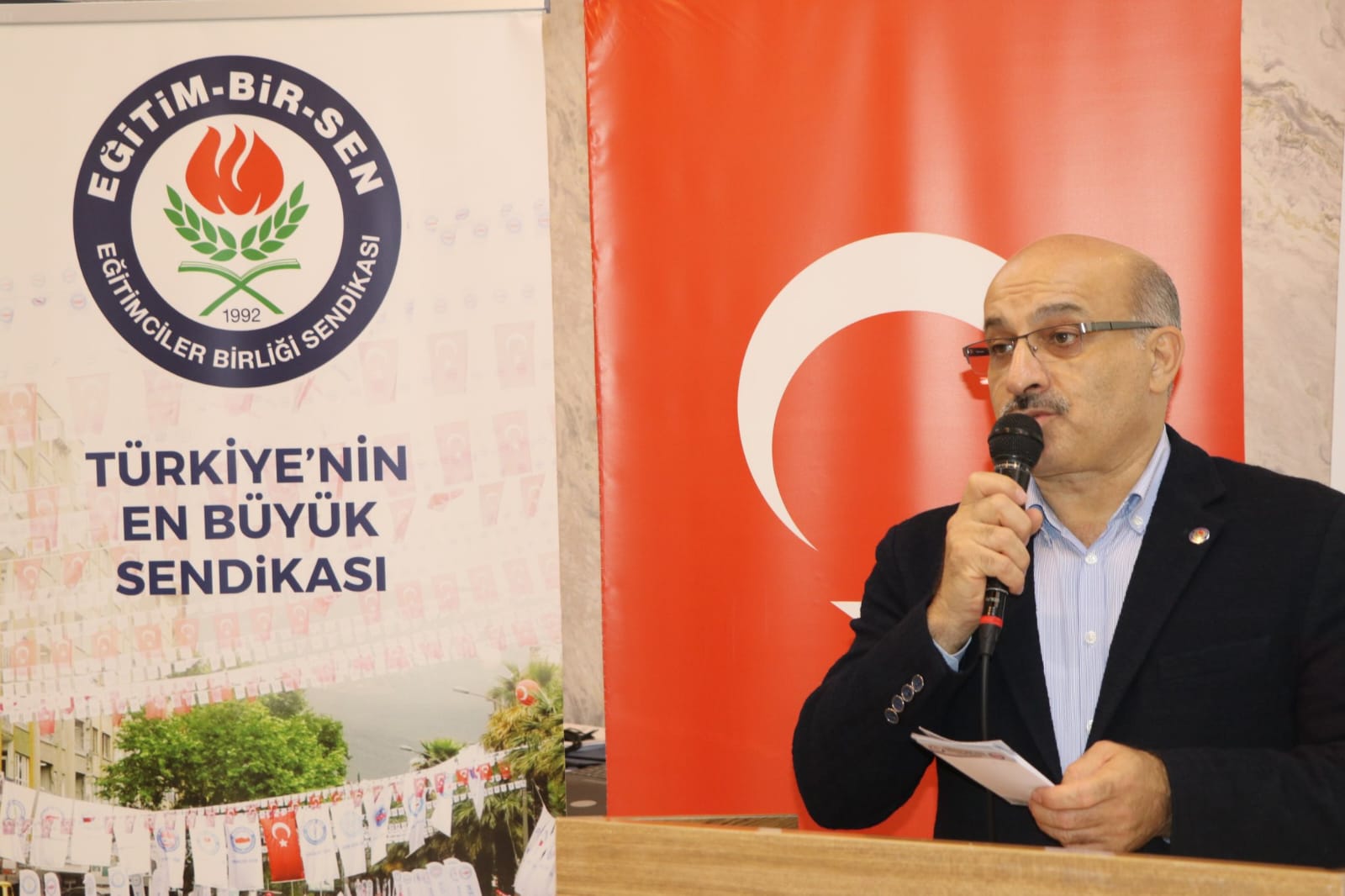 Eğitim-Bir-Sen: Öğretmen emeği görmezden gelinemez