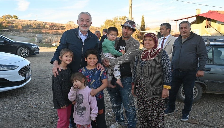 Isparta Belediye Başkanı, Eyüpler Köyü’nde Kara ailesini ziyaret etti