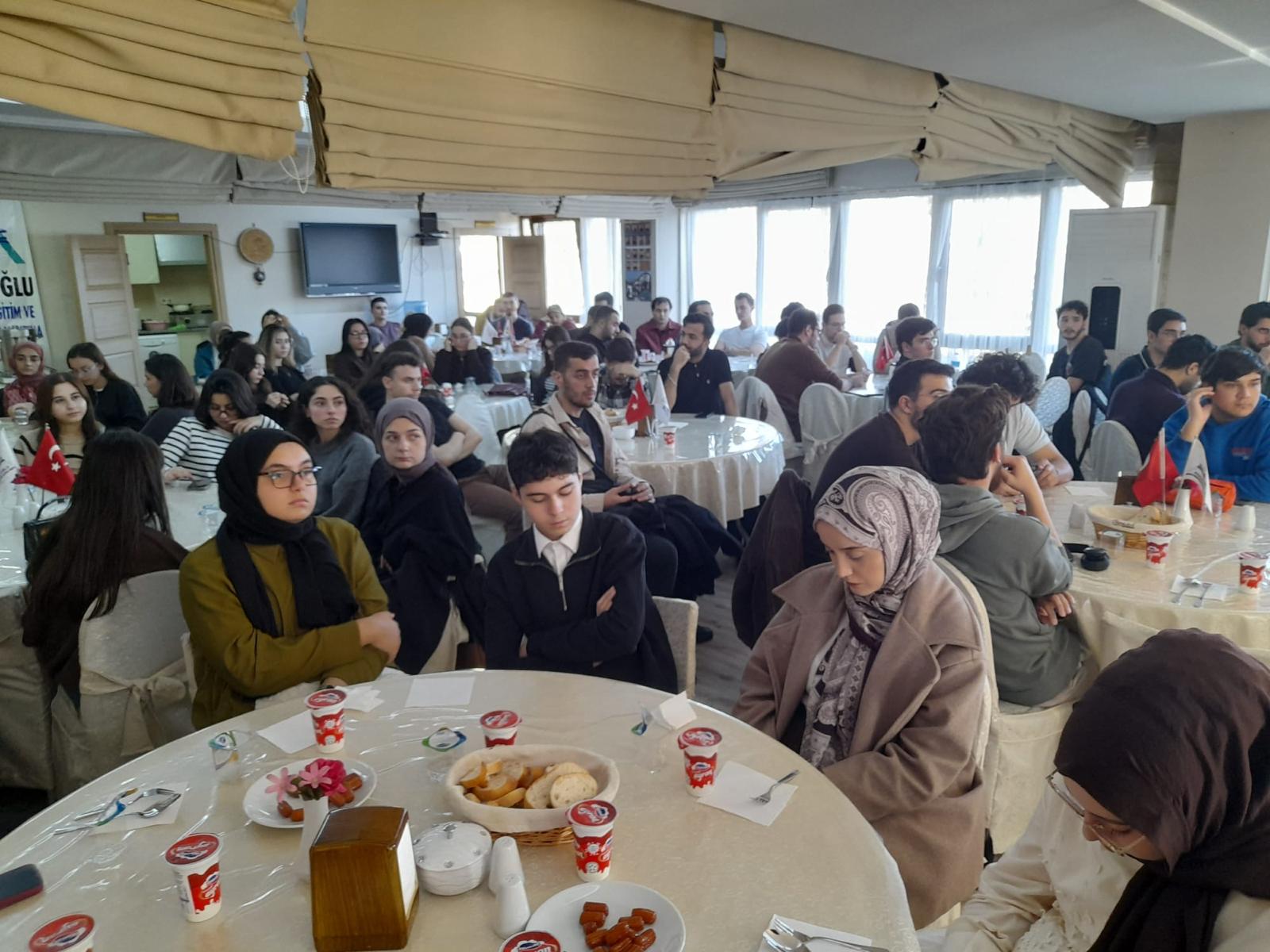 Azaklıoğlu Vakfı’ndan bursiyerlerine anlamlı buluşma