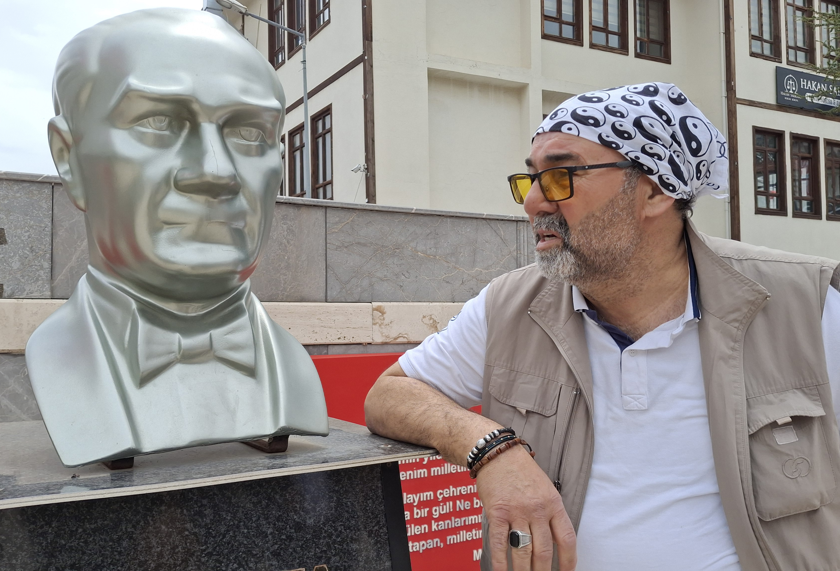 Oyuncu ve Tiyatrocu Selçuk Şimşek hayatını kaybetti