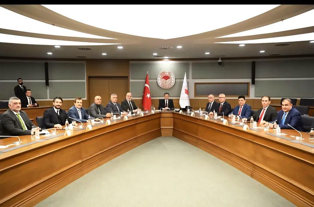 Damızlık Sığır Yetiştiricileri Merkez Birliği, Tarım Bakanı Yumaklı ile bir araya geldi