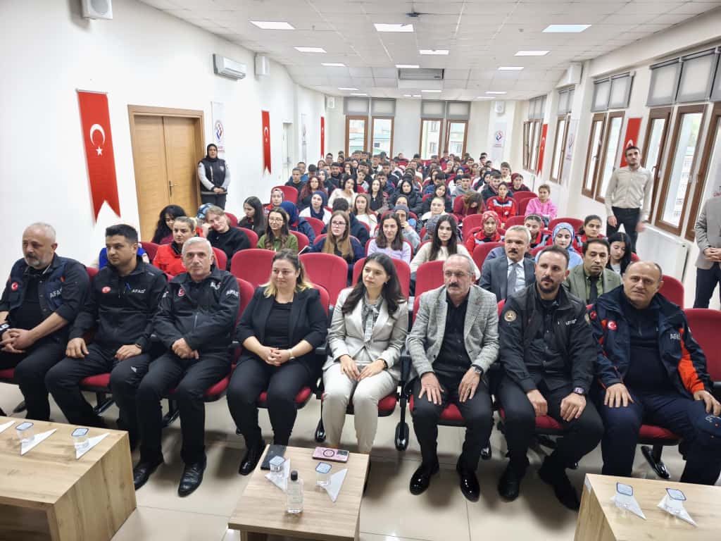 ŞMYO Öğrencilerine Afet Eğitim Hazırlık Konferansı verildi