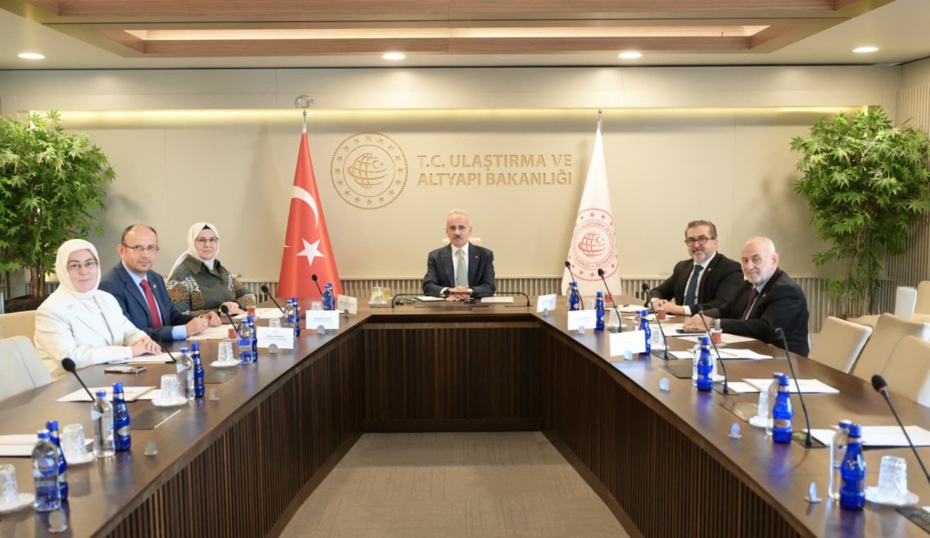 Çocukların Dijital Hakları Sosyal Medya'da Korunacak