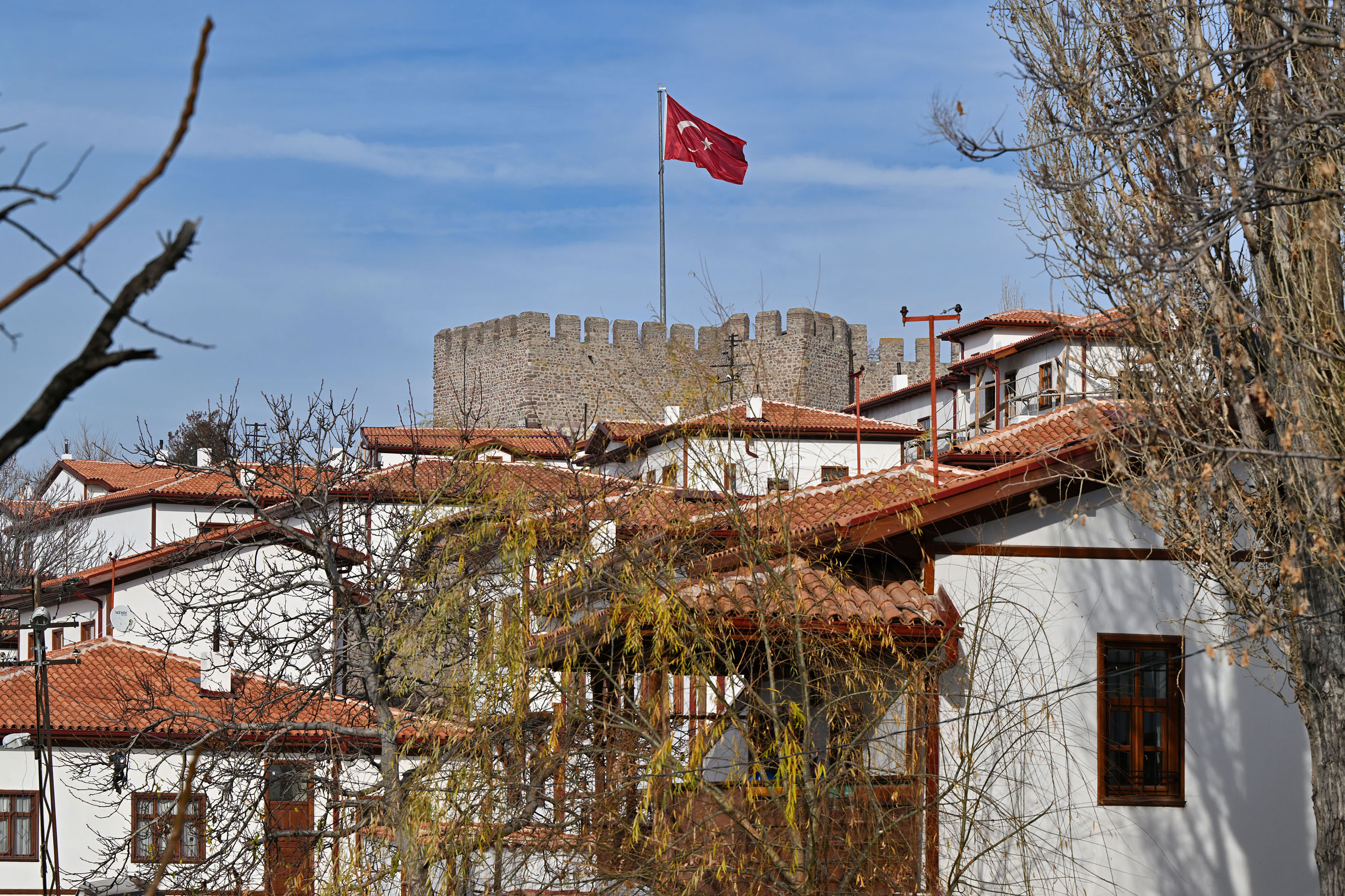 Ankara Kalesi tarihi dokusuna kavuştu, tarihsel dokusuyla 240 yapı Ankara’ya yeniden kazandırıldı