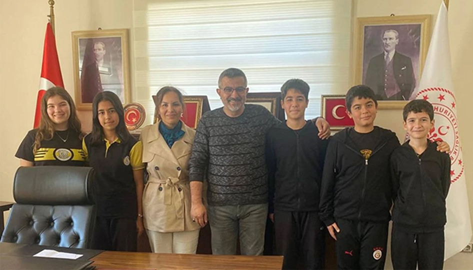 Öğrencilerden Serik Devlet Hastanesi’ne sağlık bağışı