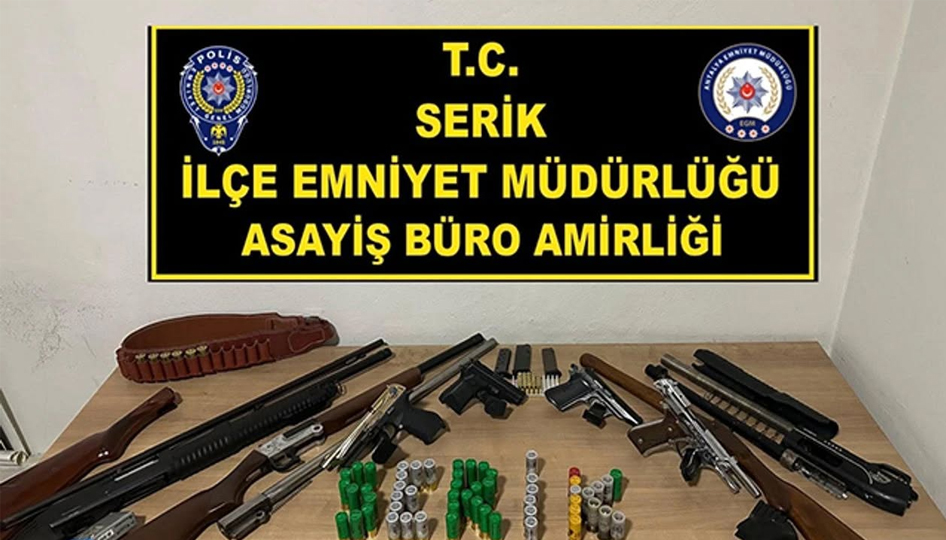 Serik’te 12 adrese eş zamanlı baskın: 8 gözaltı