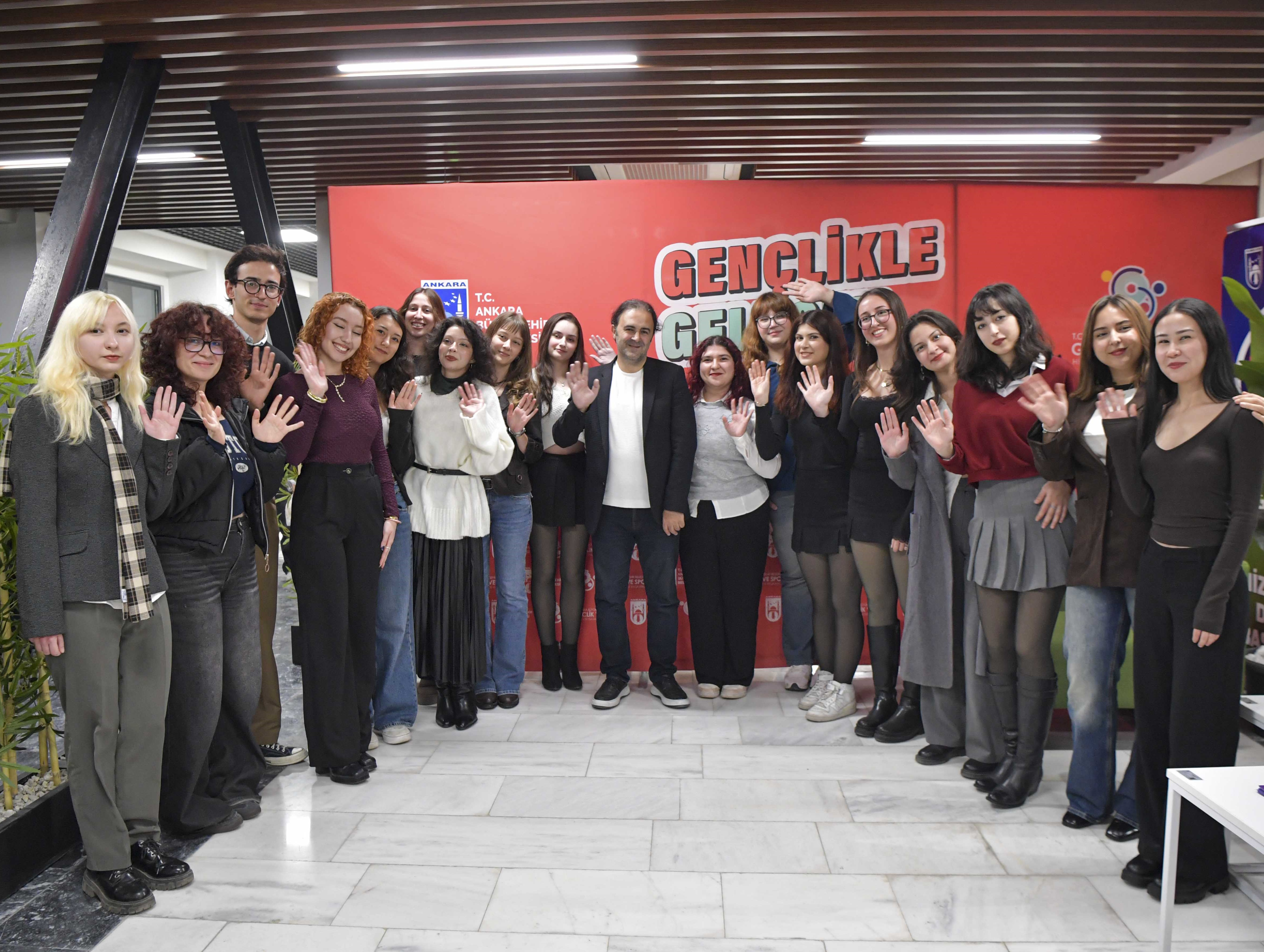 Ankara Büyükşehir Belediyesinden bir ilk daha: 7 gün boyunca 7 farklı dil eğitimi öğrencilerle buluşacak