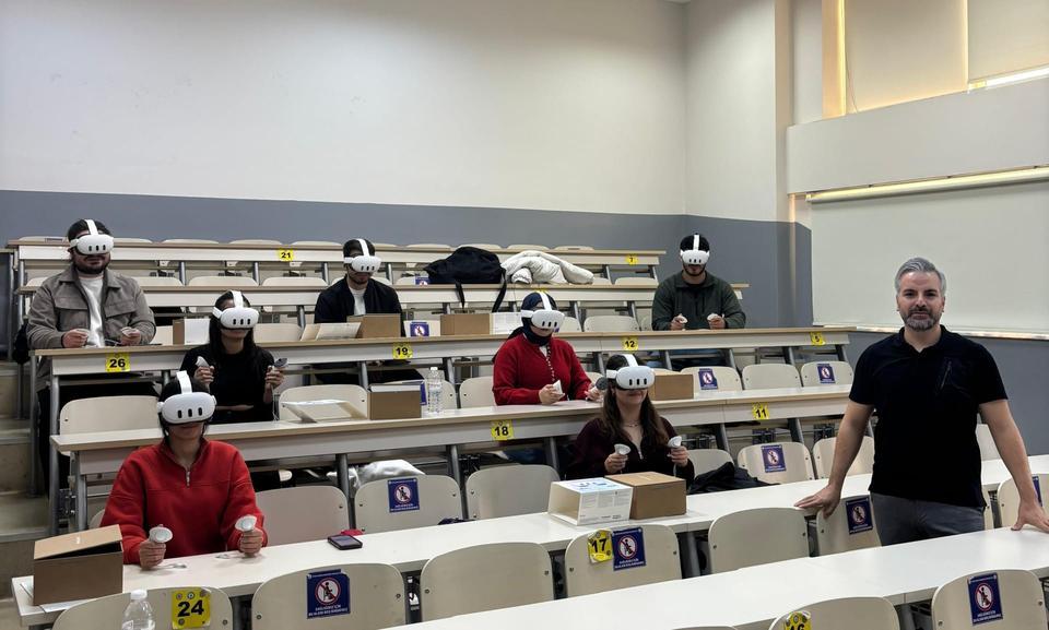 ADÜ’de öğretmen adayları sanal gerçeklikle öğreniyor