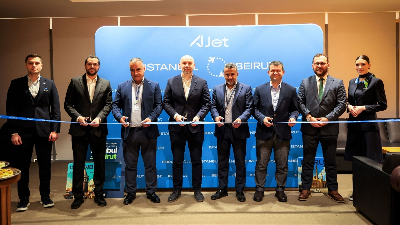 AJet, İstanbul–Beyrut hattını açtı: İlk uçuşa törenle karşılama