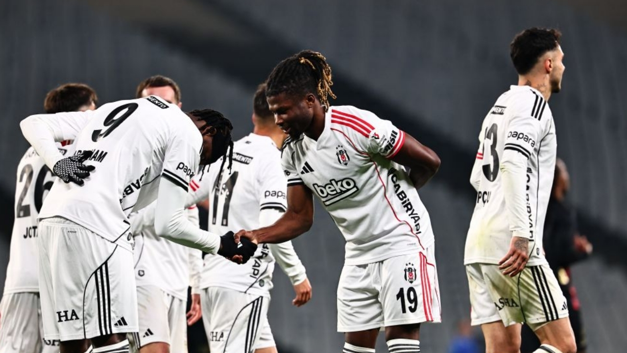 Beşiktaş, Fatih Karagümrük deplasmanından 3 puanı iki golle aldı