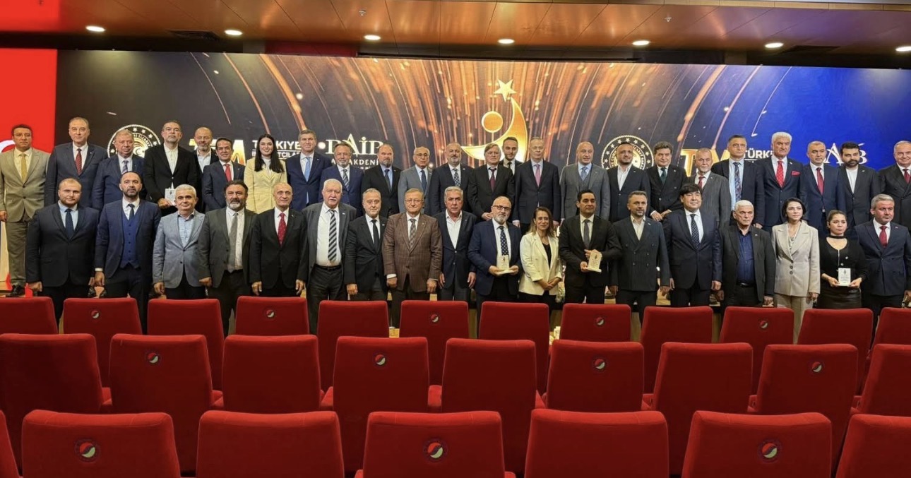 Batı Akdeniz ihracatının yıldızları ödüllerini aldı