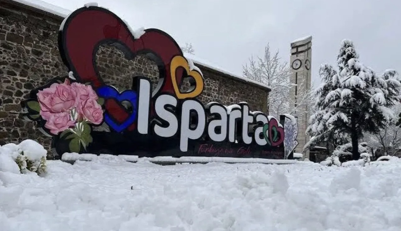 Isparta'ya kar geliyor