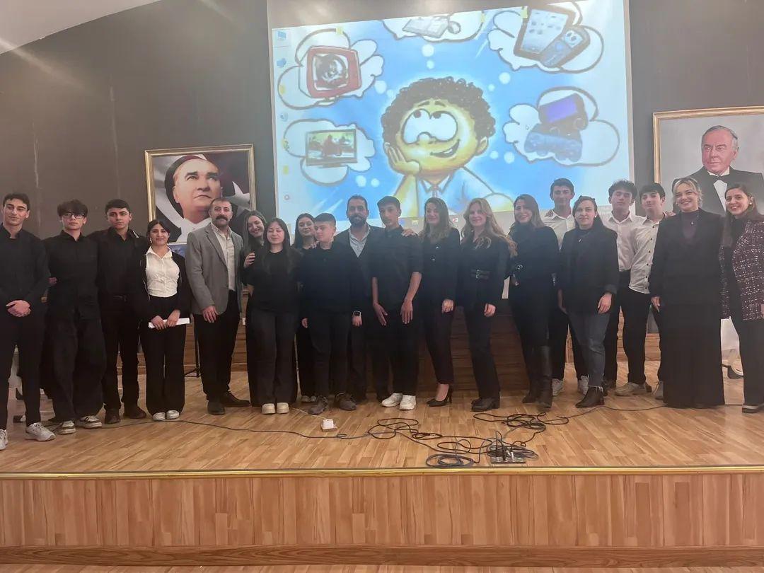 Kars Yeşilay öncülüğünde bağımlılık konulu münazara etkinliği düzenlendi