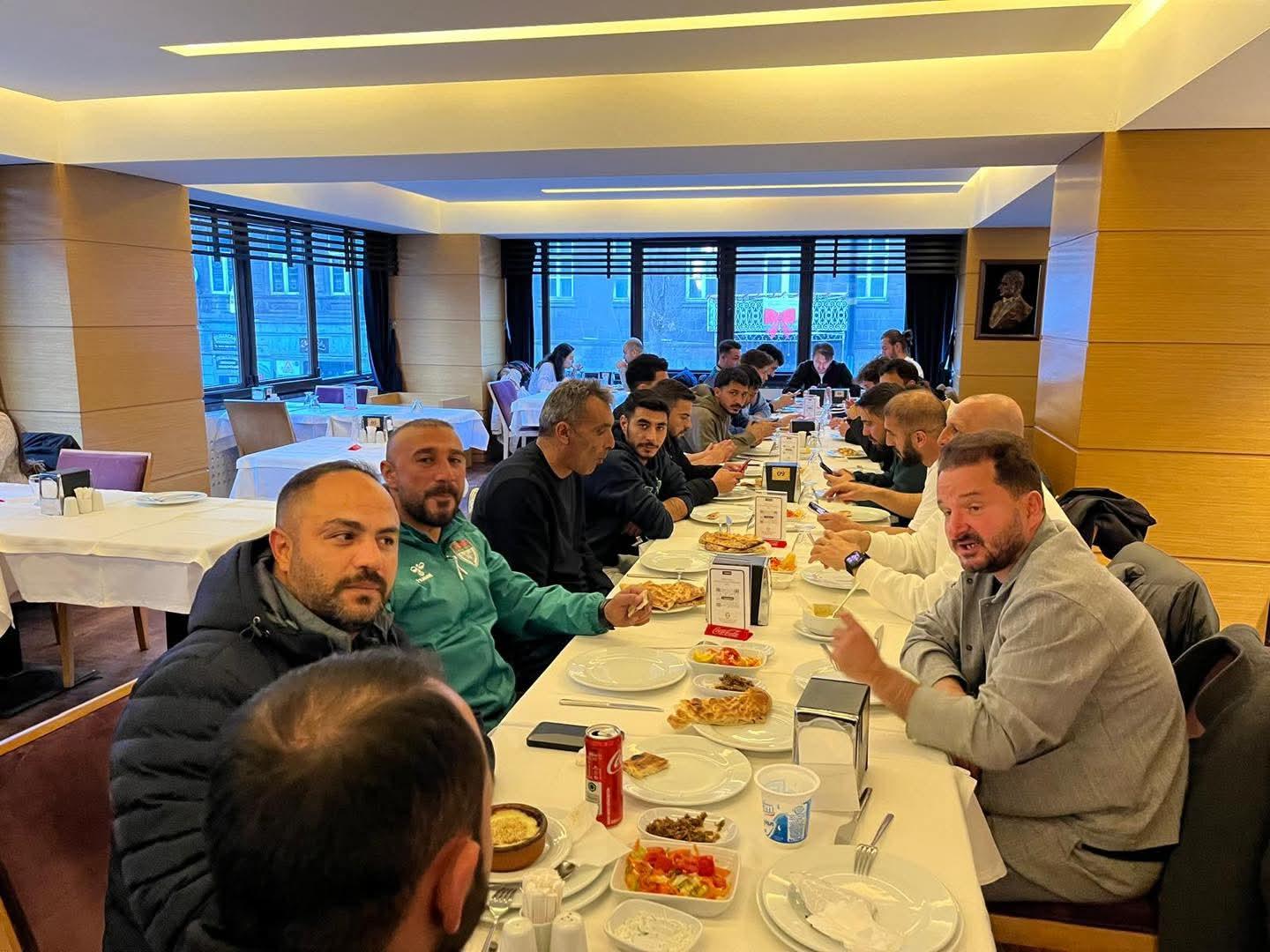 Kars Belediye Başkanı Senger, "Spor dostluk ve kardeşliktir"