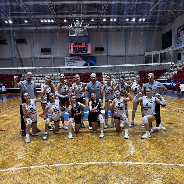 Söke'nin kızları İzmir'de galibiyetle döndü