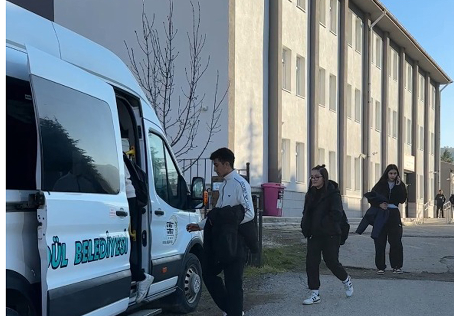 Güdül’de eğitimde örnek uygulama: Ücretsiz servis hizmeti