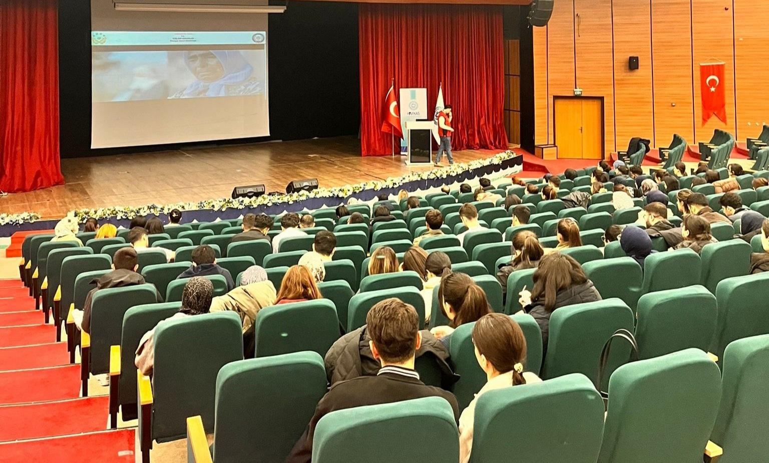 Kars Emniyeti'nden 2 bin 300 üniversite öğrencisine terörle mücadele eğitimi