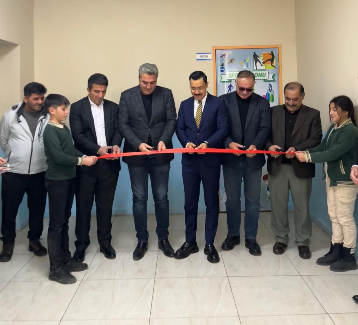 Akyaka’da eğitime ve spora anlamlı destek: Yeni spor odası hizmete açıldı