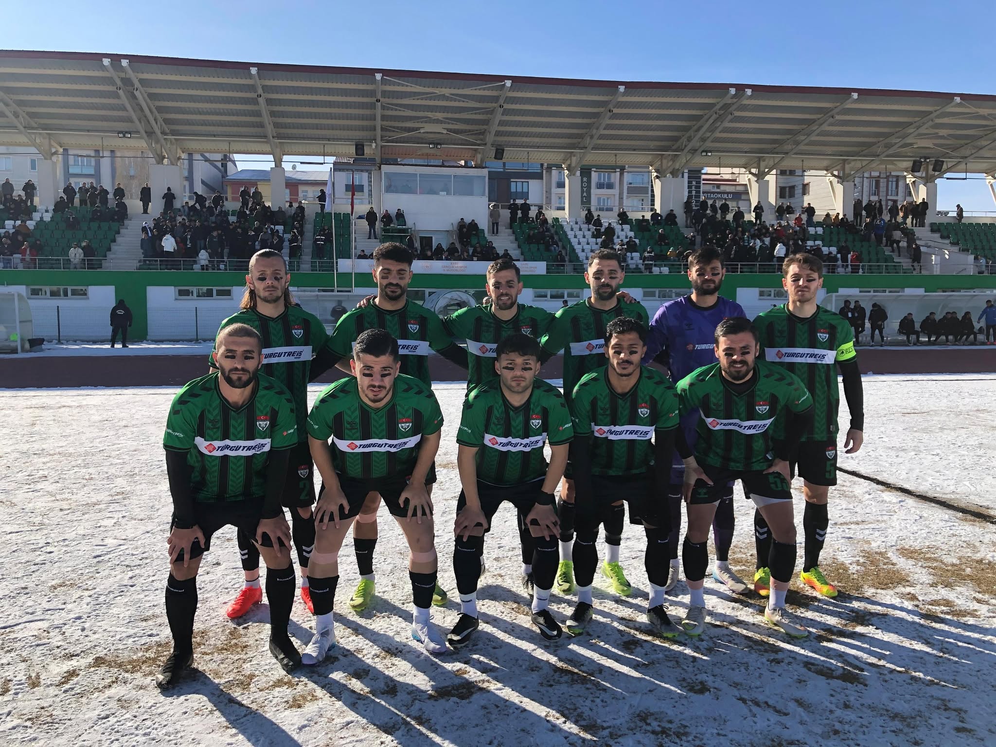Kars 36 Spor, Siirt Kurtalan Spor’u 4-0 mağlup ederek gövde gösterisi yaptı