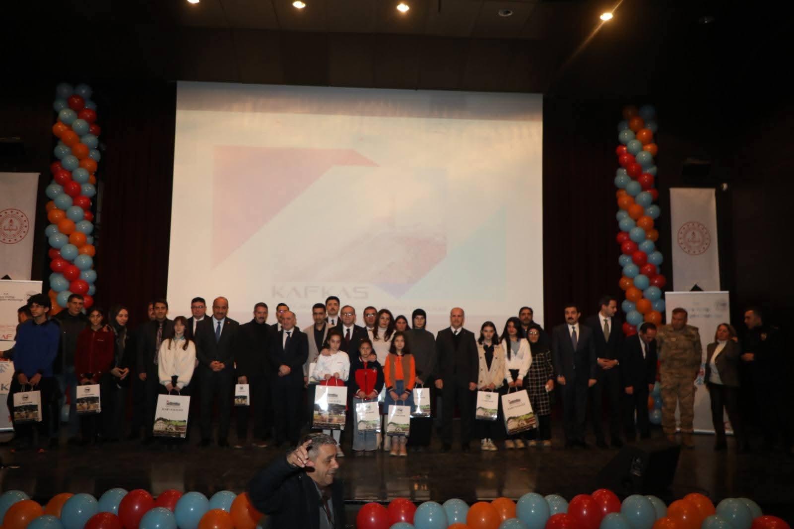 Kars’ta KAFKAS projesi kapsamında çok kitap okuyanlar ödüllendirildi