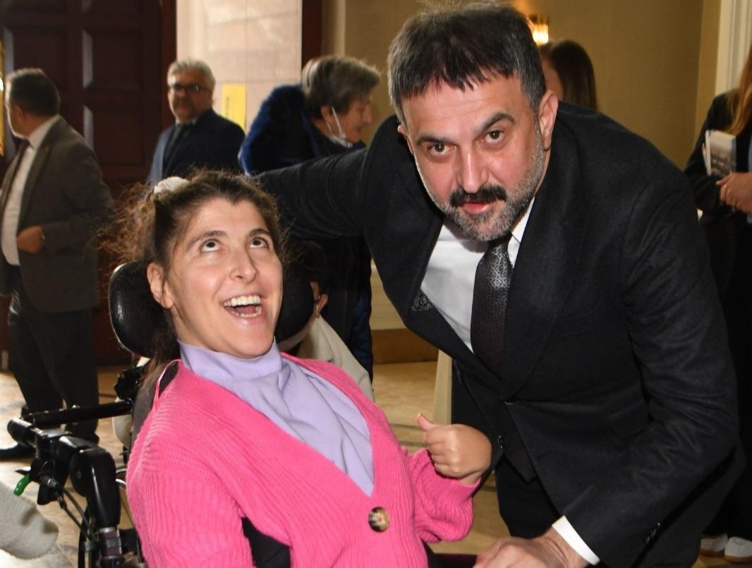 Yılmaz’dan “3 Aralık Dünya Engelliler Günü” mesajı: "Bugün görmediğini gör, duymadığını duy, fark etmediğini fark et! ''