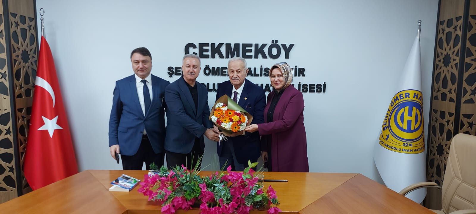 Adalet Eski Bakanı İsmail Müftüoğlu’ndan Çekmeköy Şehit Ömer Halisdemir Kız AİHL’ye ziyaret