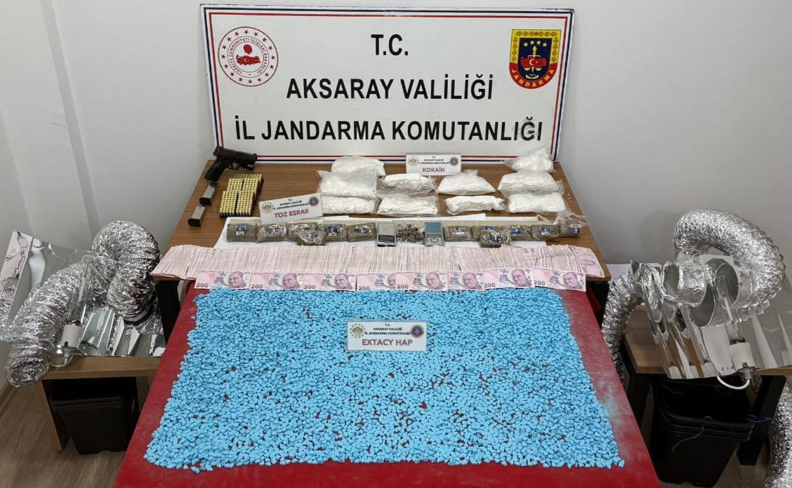 Aksaray’da uyuşturucu operasyonu: Kilolarca madde ele geçirildi, 2 şüpheli tutuklandı