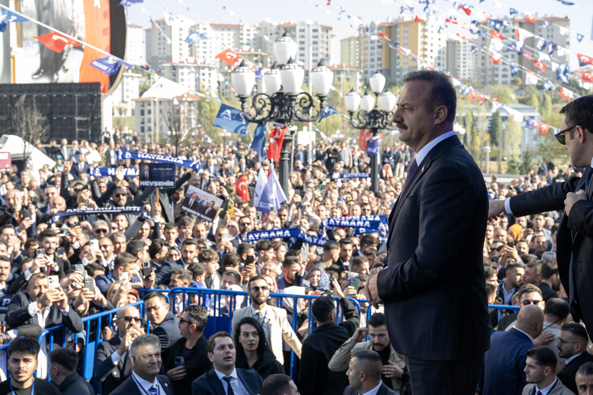 Anahtar Parti 100 bin üye barajını aştı