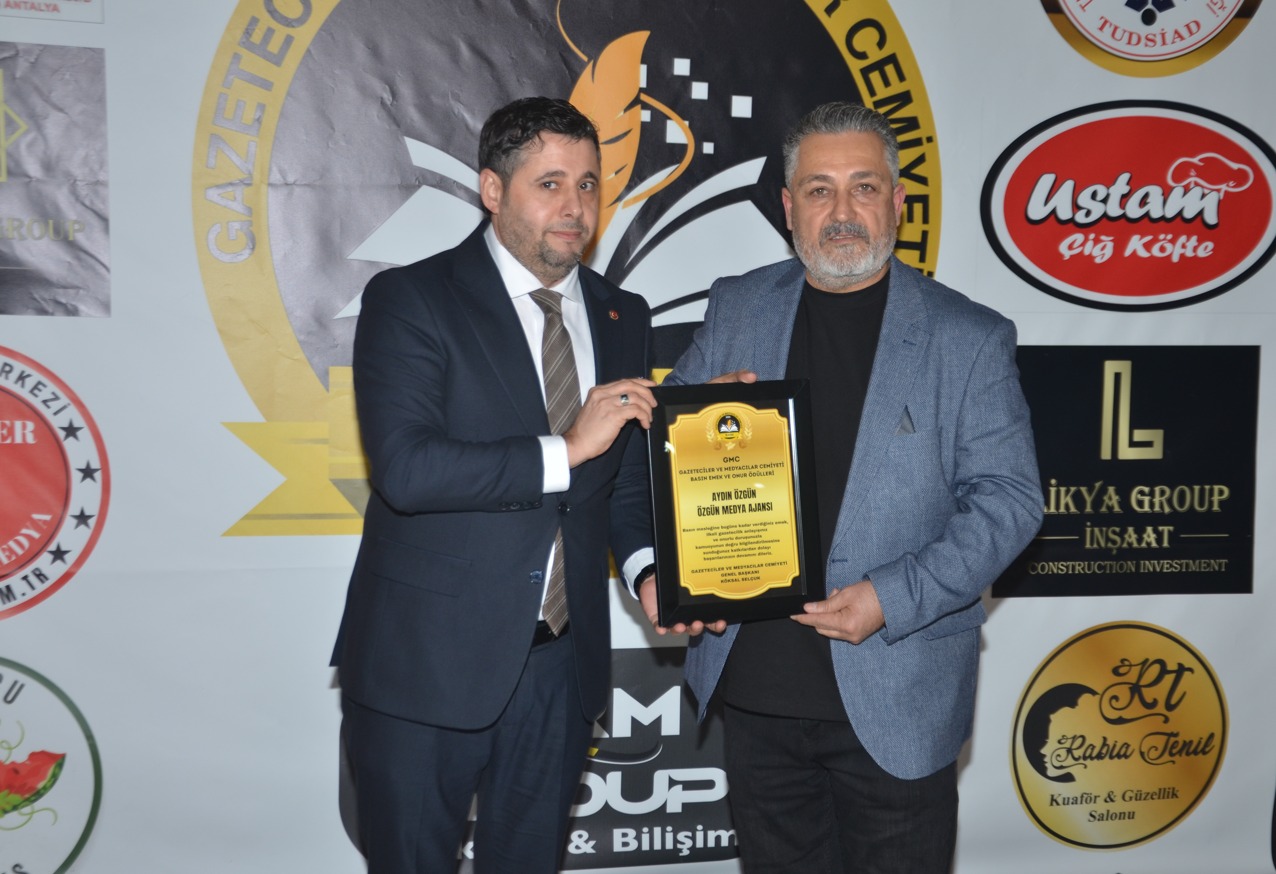 Özgün Medya Haber Ajansı İmtiyaz Sahibi Aydın Özgün’e “Yılın Gazetecisi” ödülü