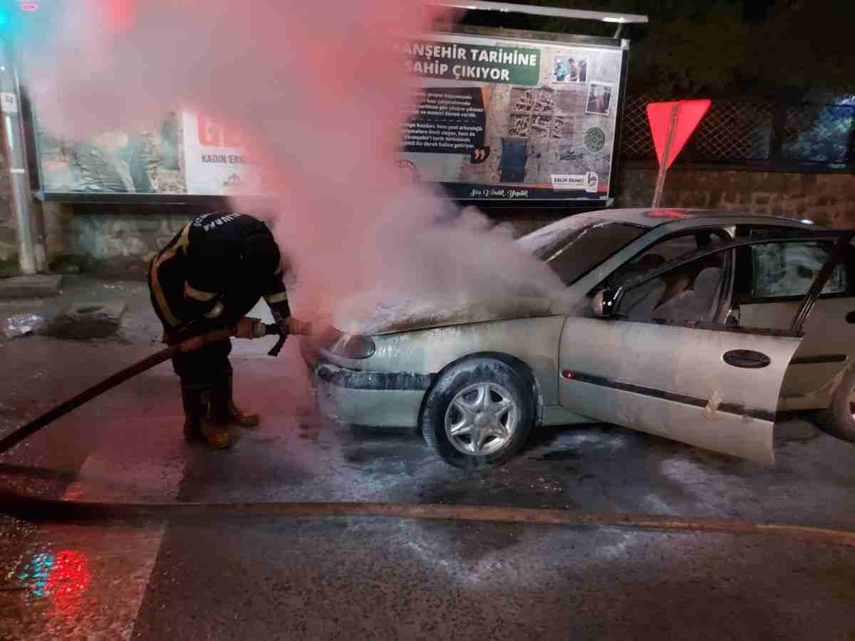 Viranşehir'de otomobil yangını - Ajans Urfa