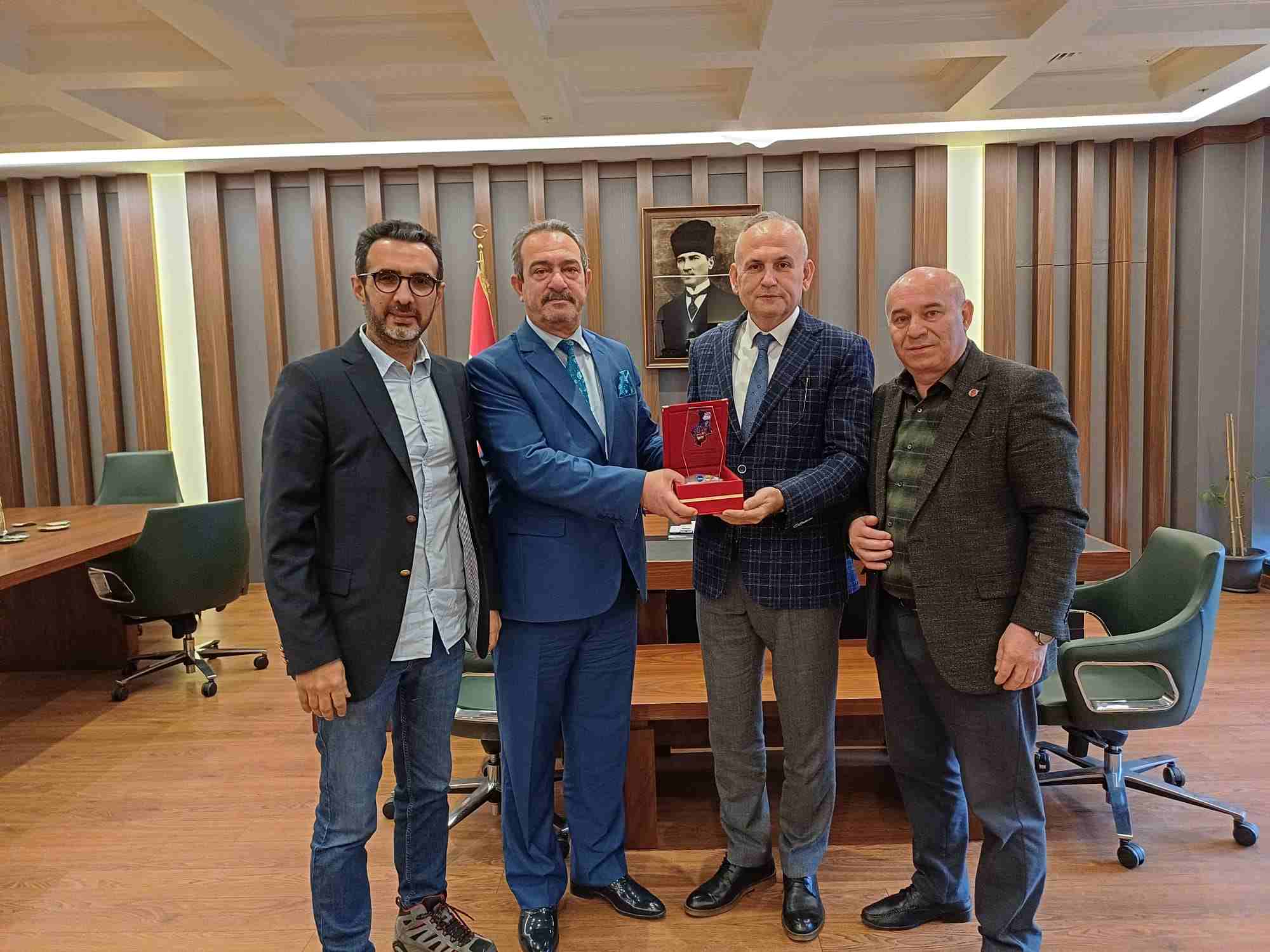 Timbir'den Gaziosmanpaşa Kaymakamına plaket