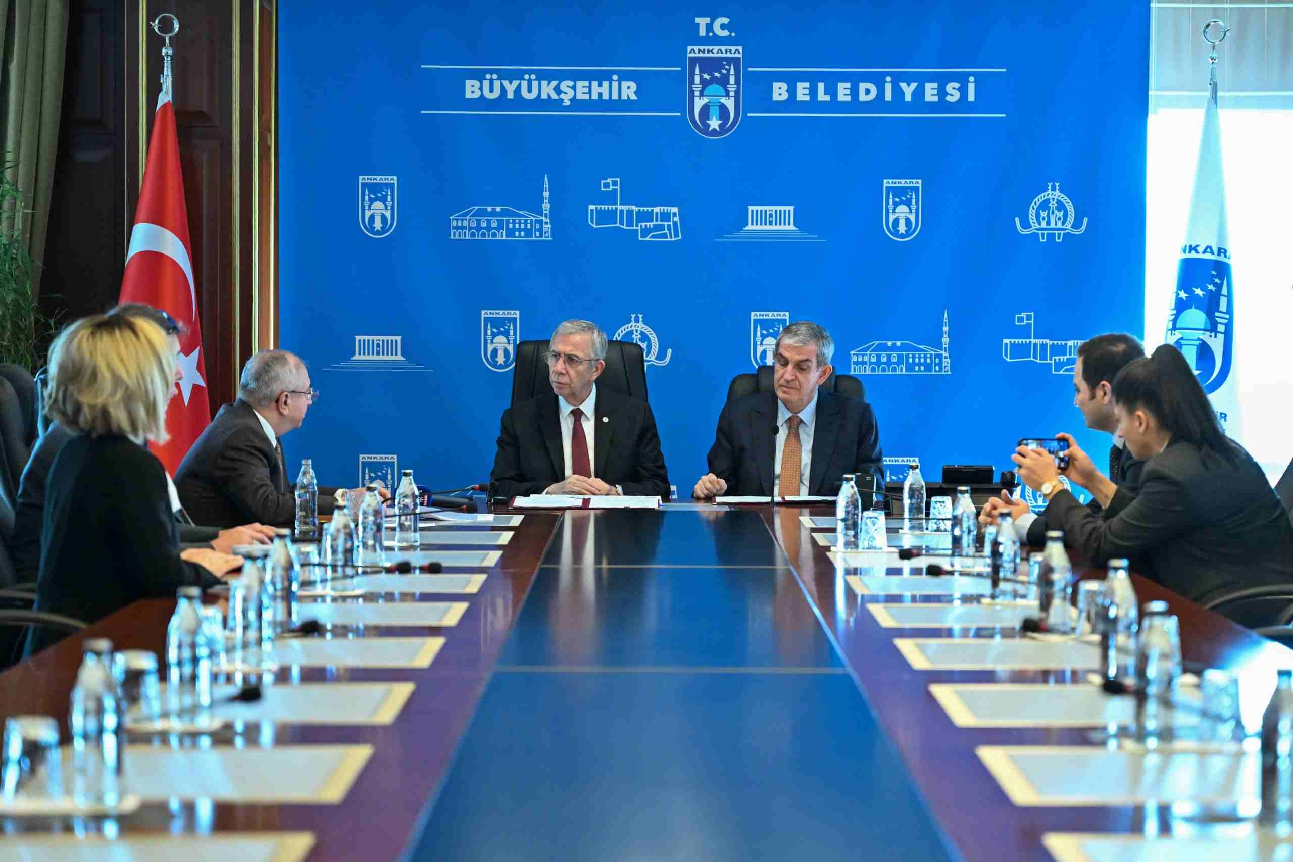 Ankara'nın ilk Ring metro hattı olan Çayyolu-Sincan metro hattı projesi için imzalar atıldı