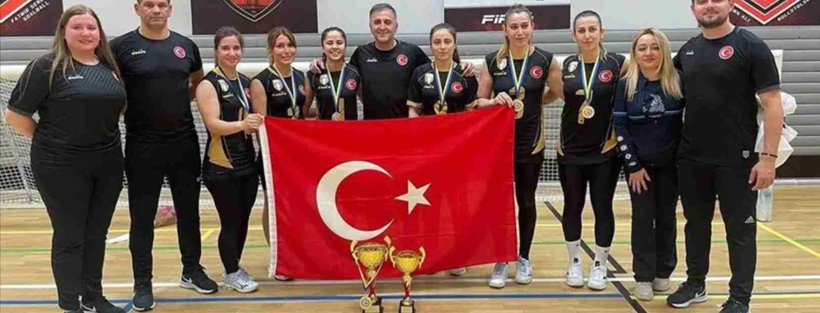 Bakan Bak'tan'a Milli Kadın Golbol Takımı için tebrik mesajı