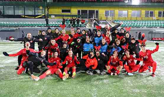 Kadın A Milli Takımımız, Litvanya'yı 4-0 Yendi, 5'te 5 Yaptı