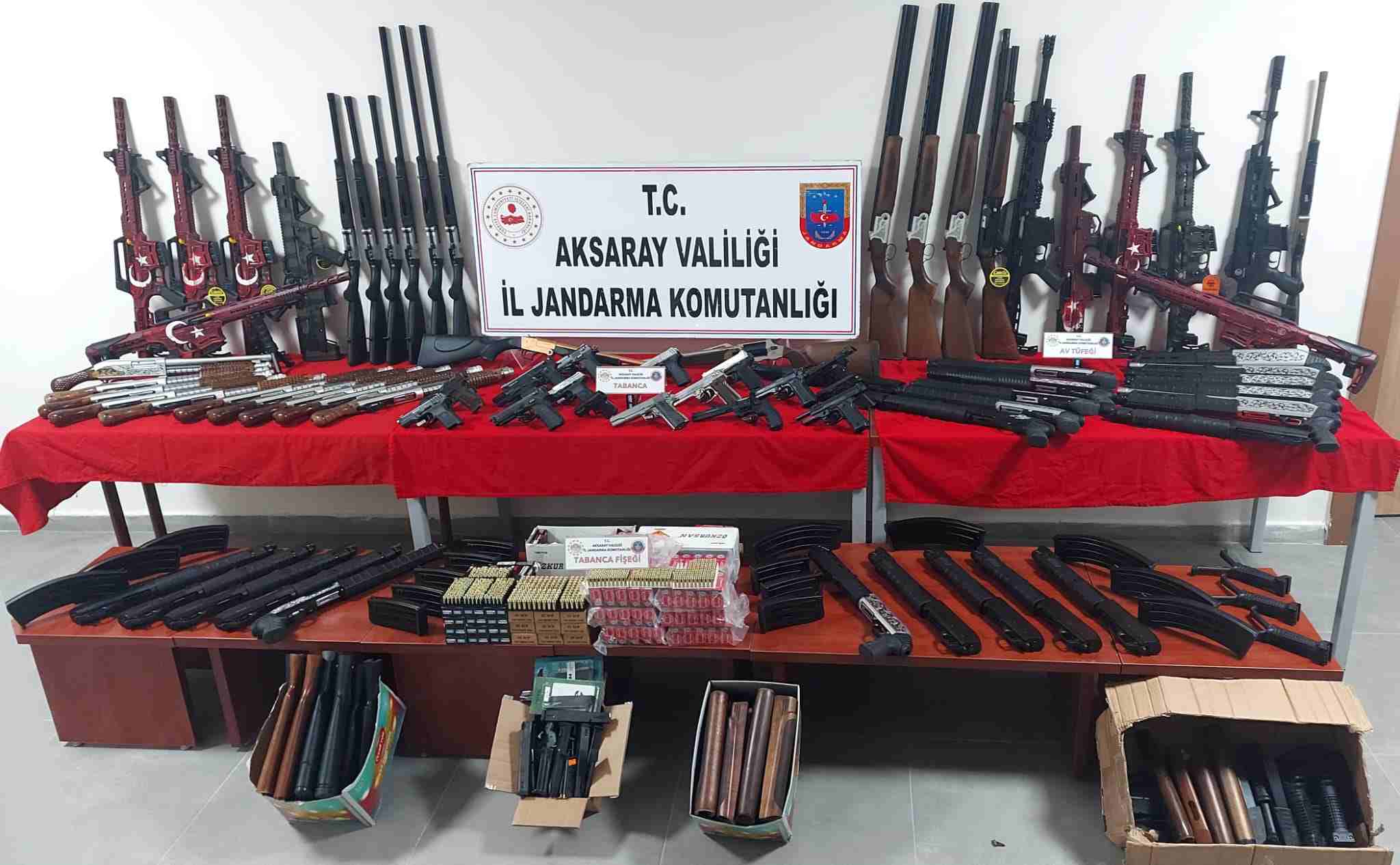 Aksaray'da Yüzlerce kaçak silah ele geçirilirdi