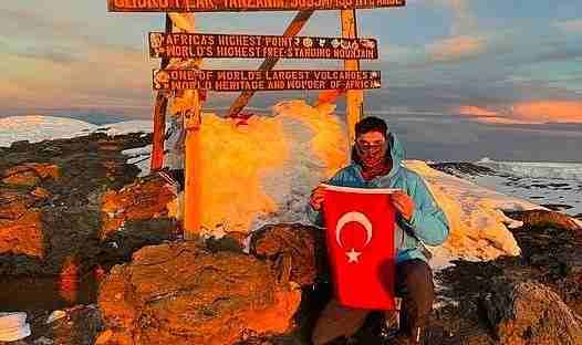 Dağcı Yılmaz Afrika'nın zirvesinde