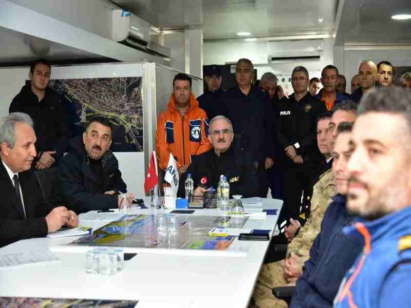 Bakan Yardımcısı Karaloğlu kayıp denizcileri arama kurtarma çalışmaları konusunda bilgi aldı.