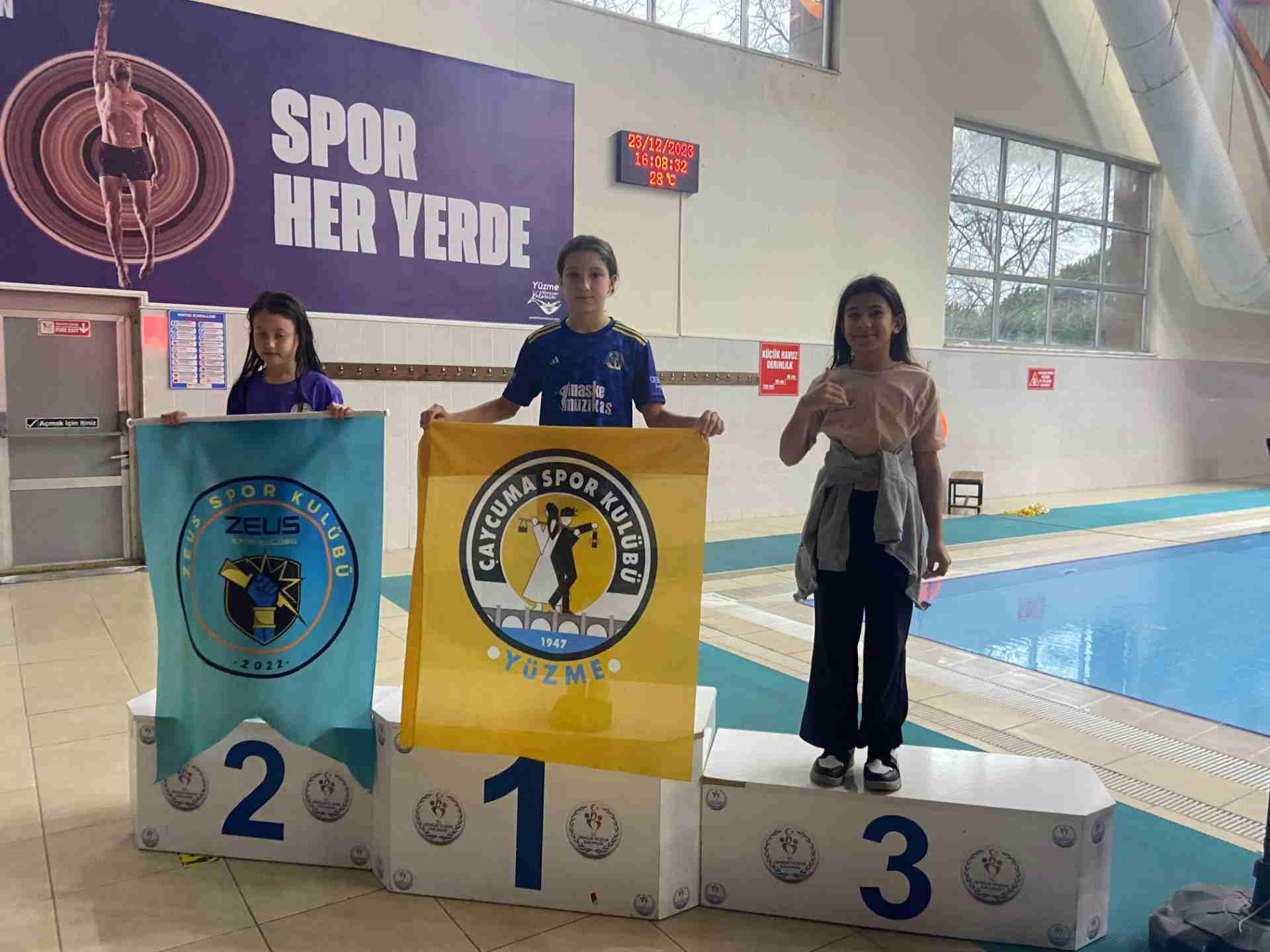  Minik sporcular Çaycuma'ya madalyaları ile döndüler
