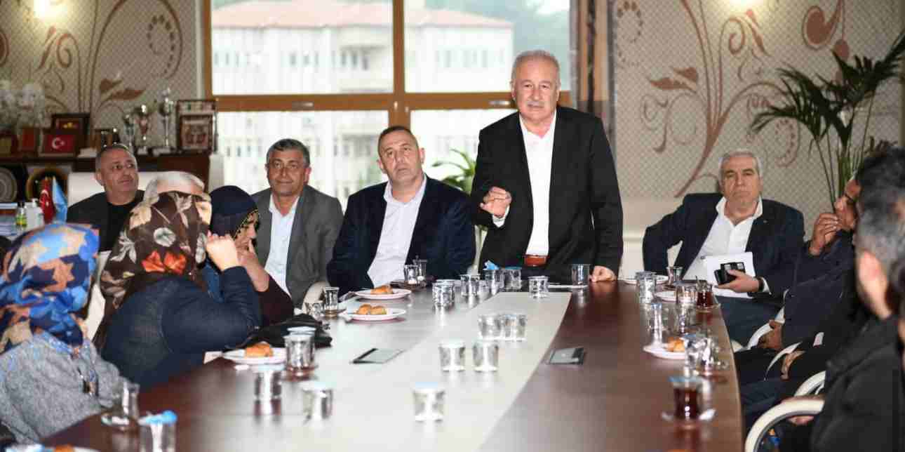 Aksu'da hak sahibi 20 vatandaş daha tapularını teslim aldı