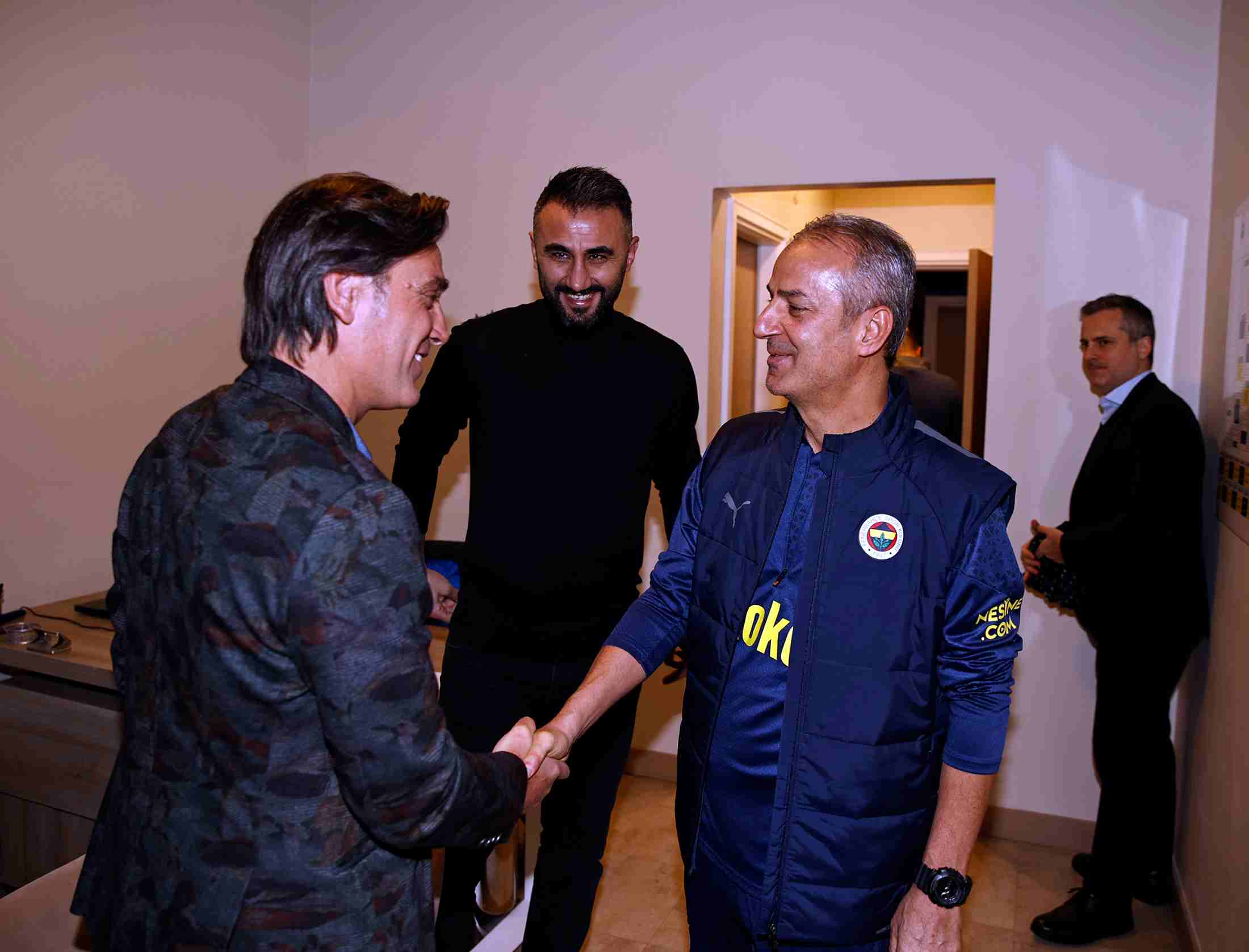 Montella, Fenerbahçe Can Bartu Tesisleri'ni ziyaret etti