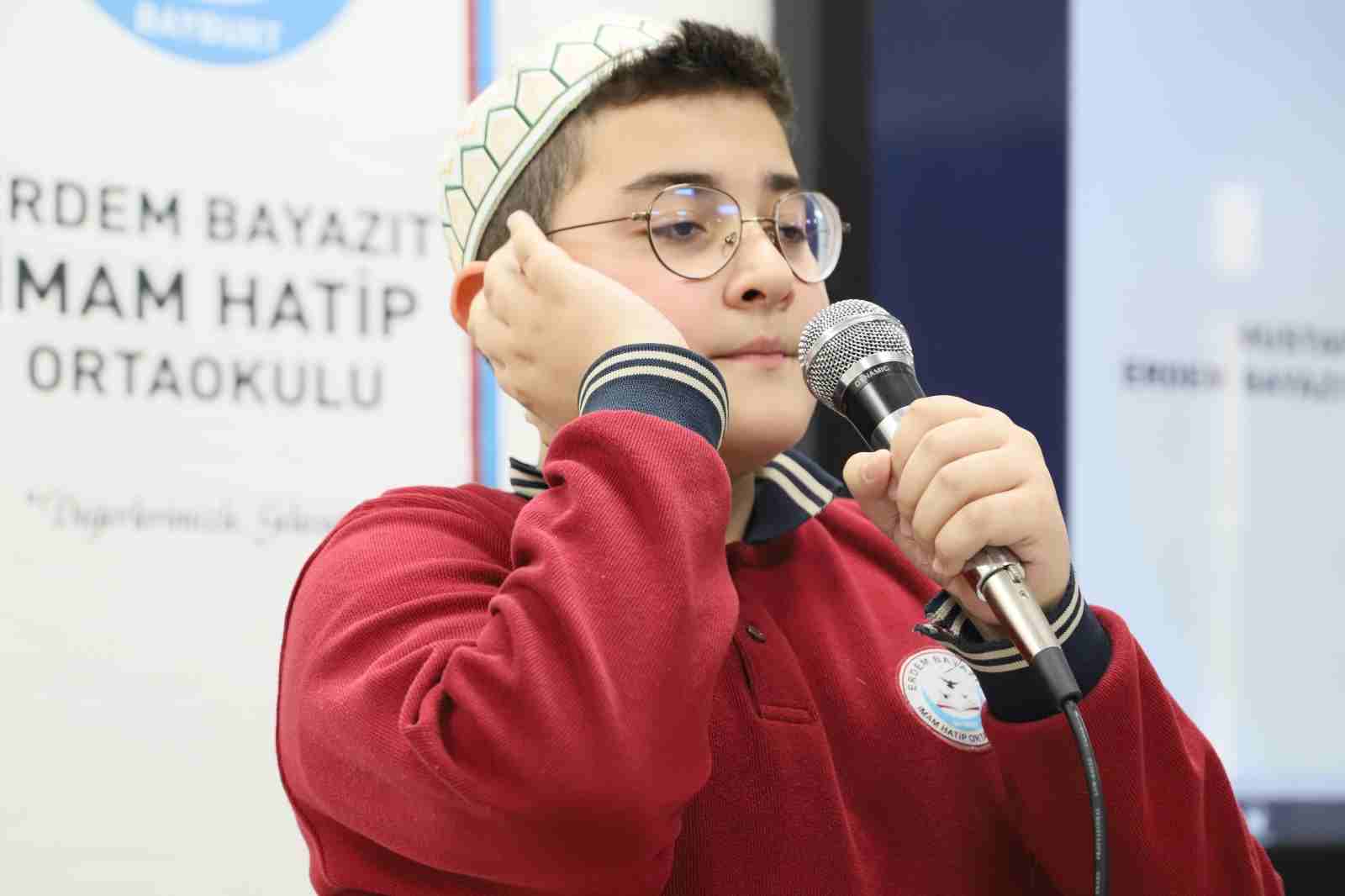 Kuran-ı Kerim'i ve ezanı güzel okumak için yarıştılar