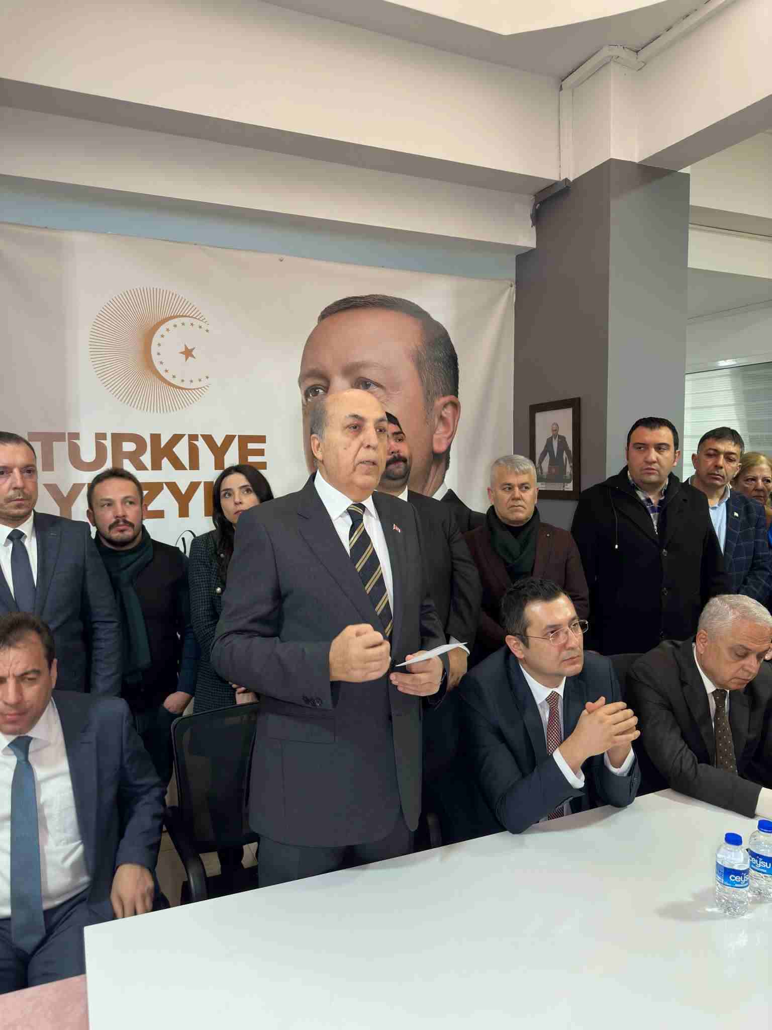 Aydın Ayaydın: Şehrin altyapısı iflas etmek üzere