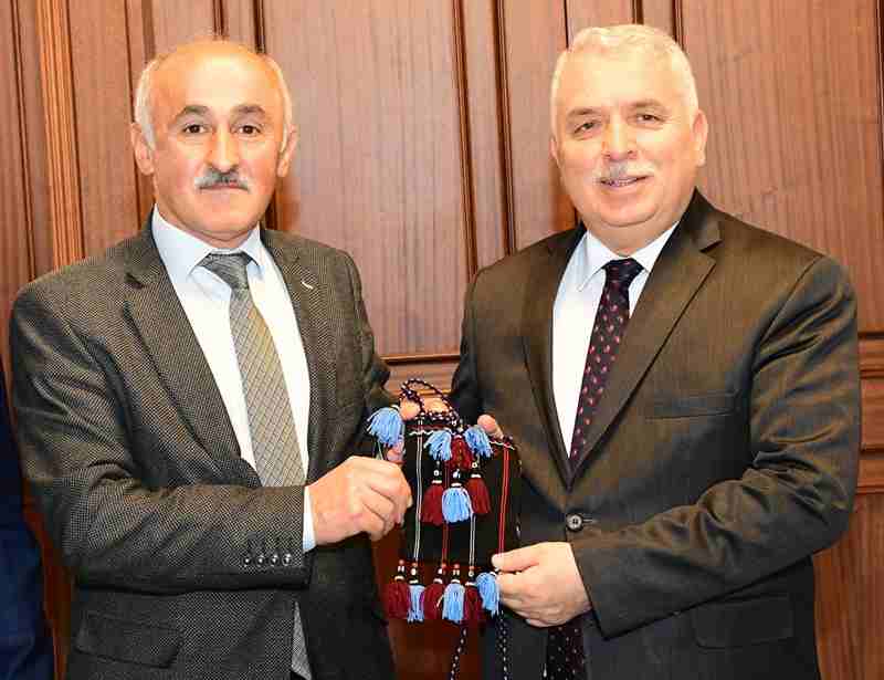 Dural'dan Vali Yıldırım'a yöresel Bordo Mavi çentiği