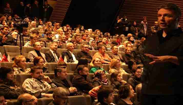 Gazeteci Mehmet Akif Ersoy Isparta'da konferans verdi